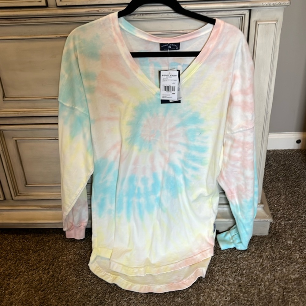 New with tags tie dye top from sandals resorts
Smoke free home